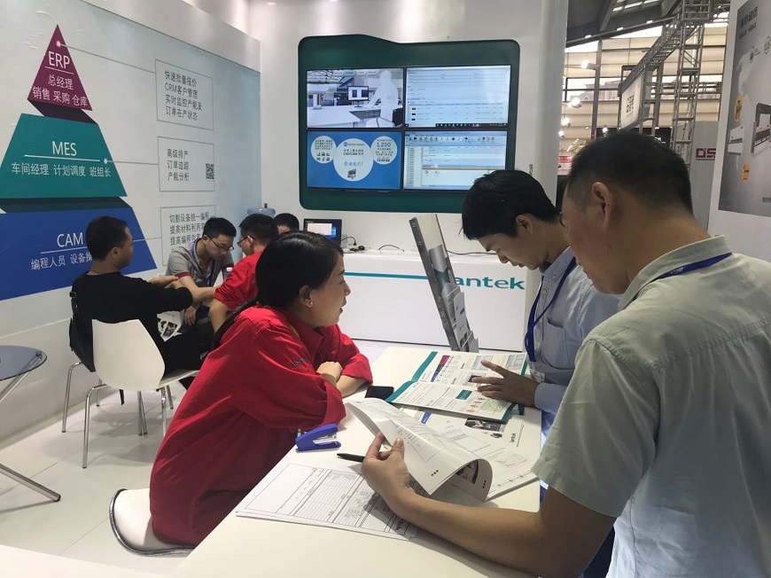 Lantek attended SIMM 2019 to prepare the Sheet metal sector for a connected industry