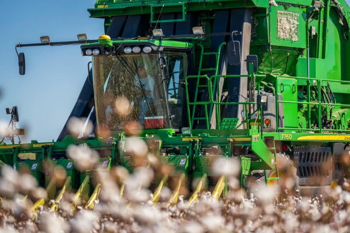 Producción de chasis metálico para tractor