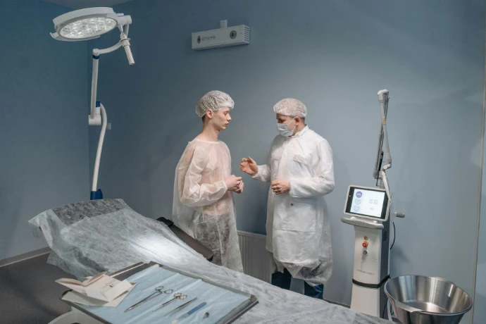 Fabricación de estructuras metálicas para equipos médicos